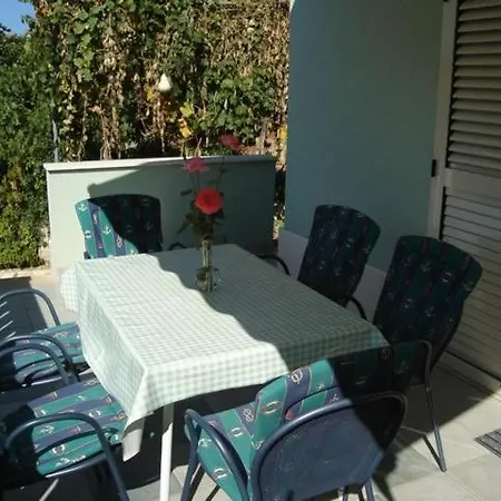 Beachfront Dida -