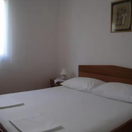 Beachfront Dida - *
