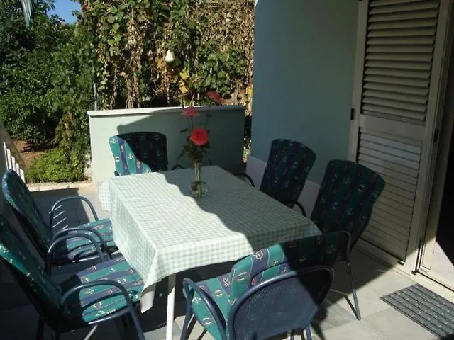 Beachfront Dida -
