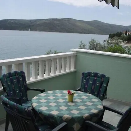 Beachfront Dida - Apartment