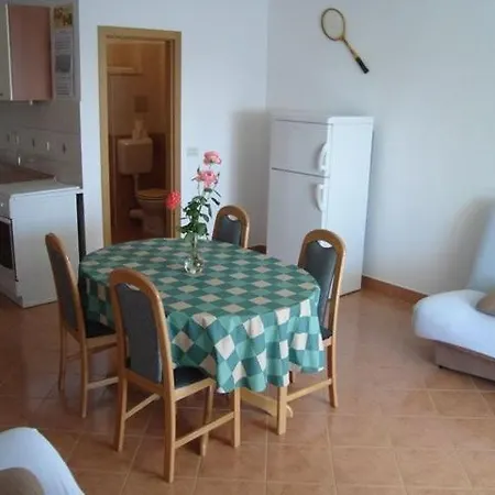 Апартаменты Beachfront Dida - *