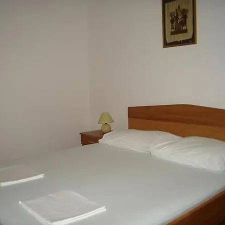 Beachfront Dida - *