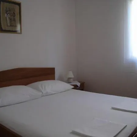 Апартаменты Beachfront Dida - *