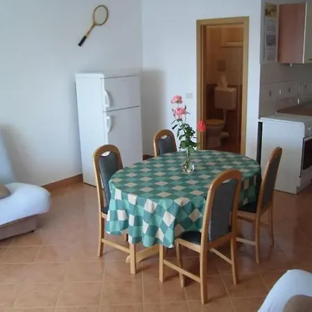 Beachfront Dida - *